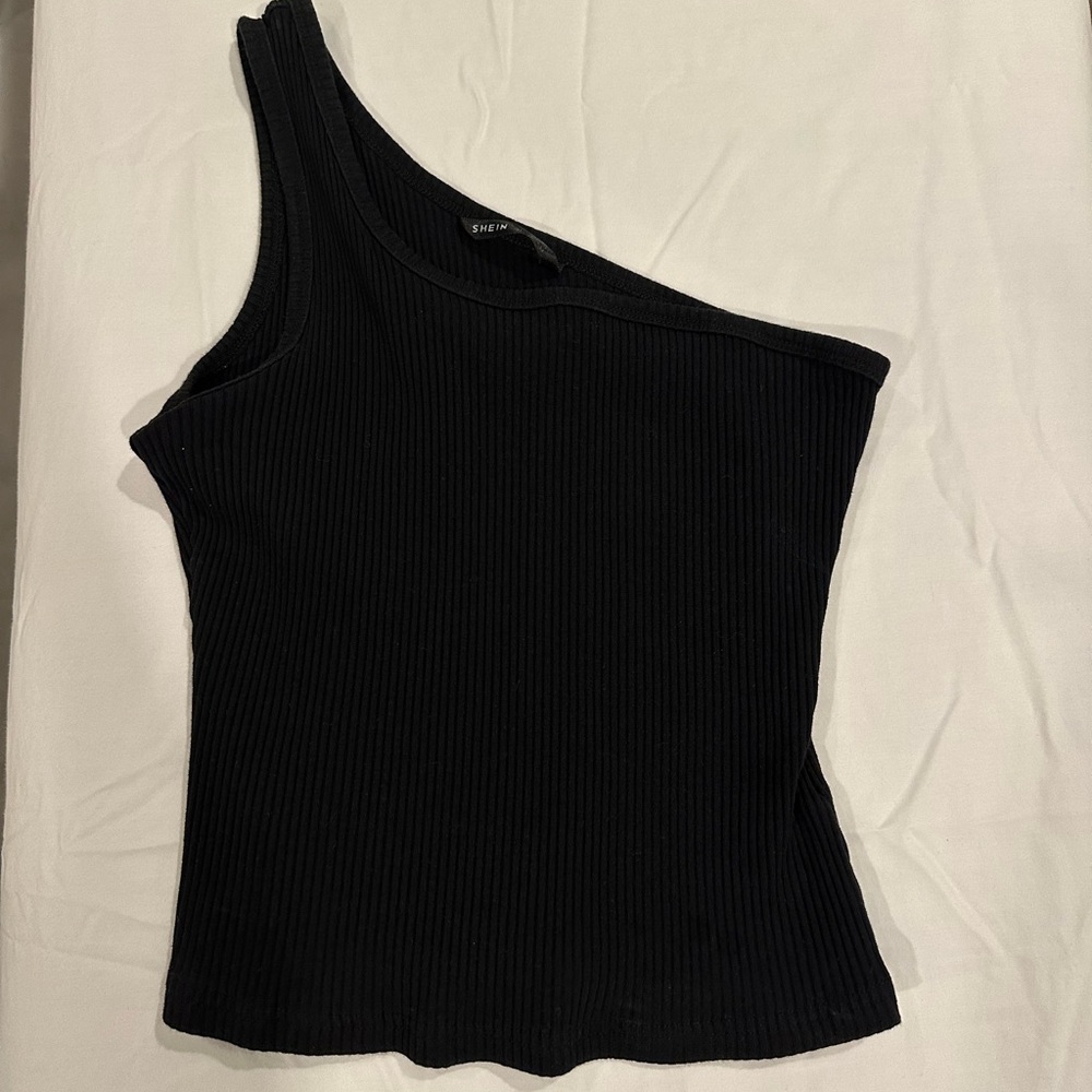 Black One-Shoulder Ribbed Top